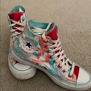 lightly worn converse all star high tops size 8.5